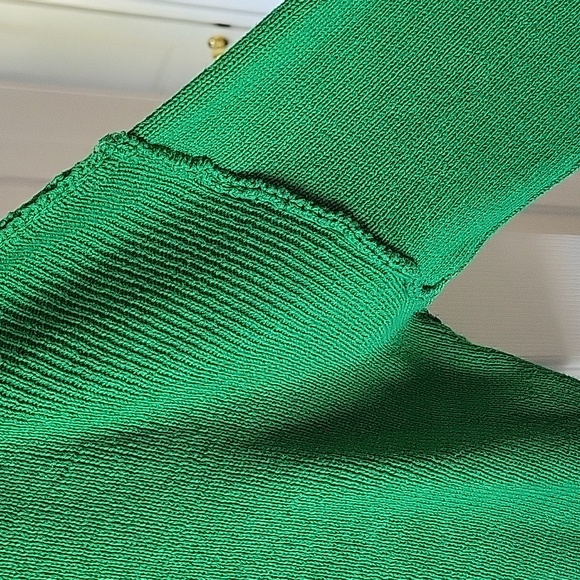 Women's kelly green sweater 💚 - Picture 5 of 5